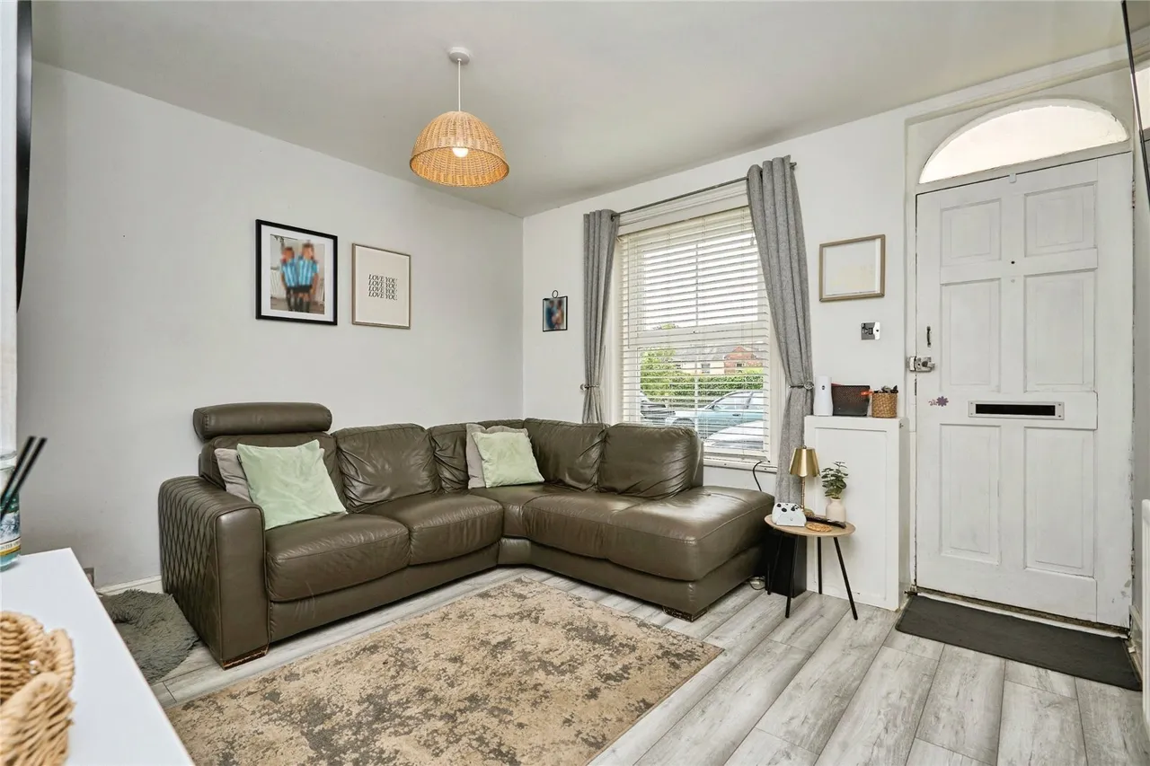 Victoria Road, Newport, PO30, photo 4