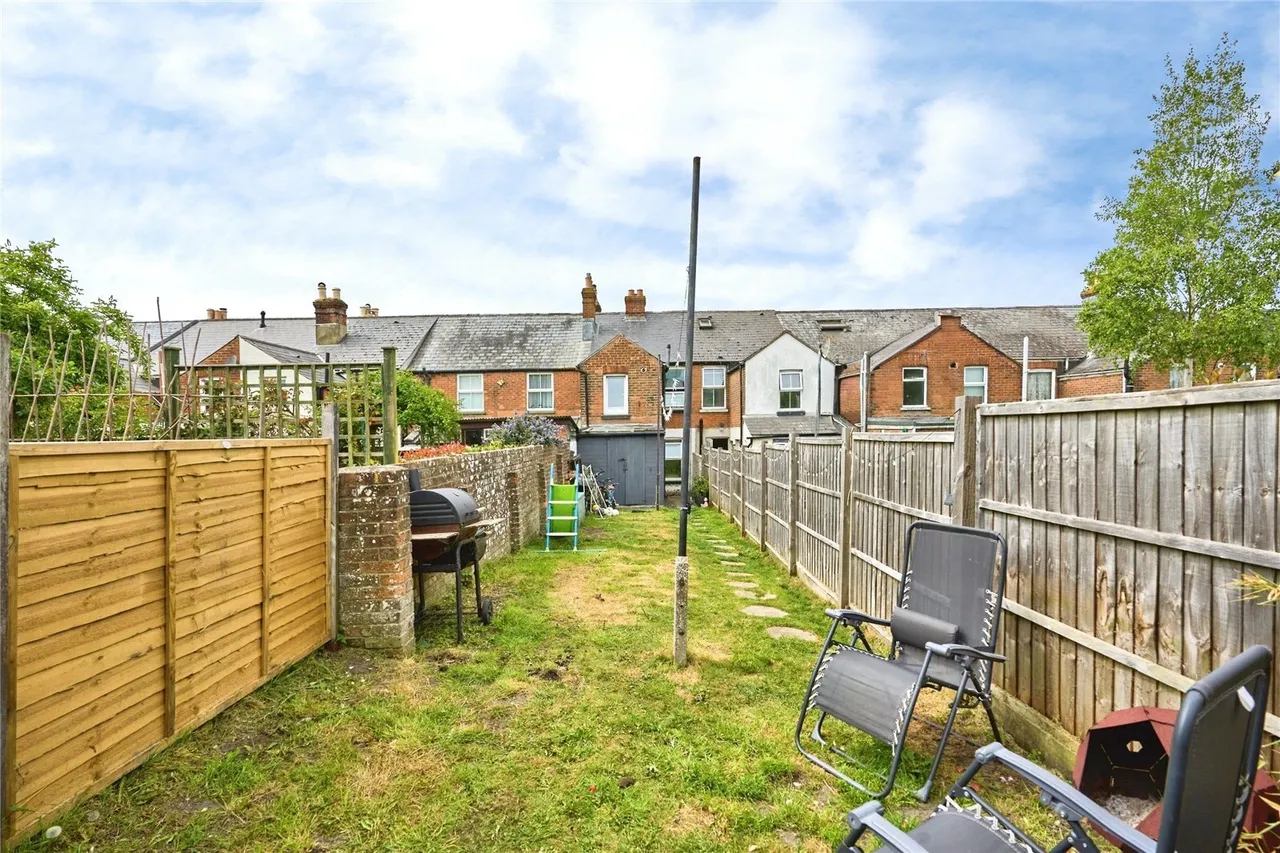 Victoria Road, Newport, PO30, photo 8