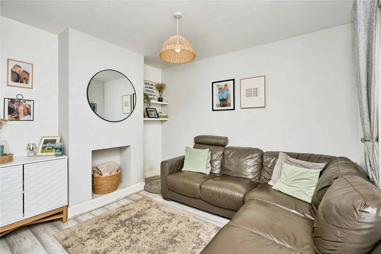 Victoria Road, Newport, PO30, photo 3