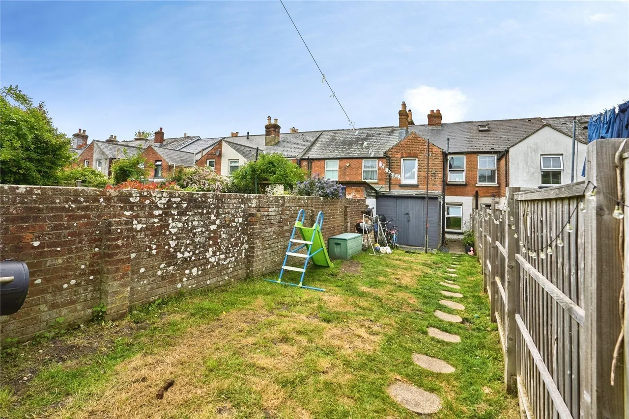 Victoria Road, Newport, PO30, photo 6