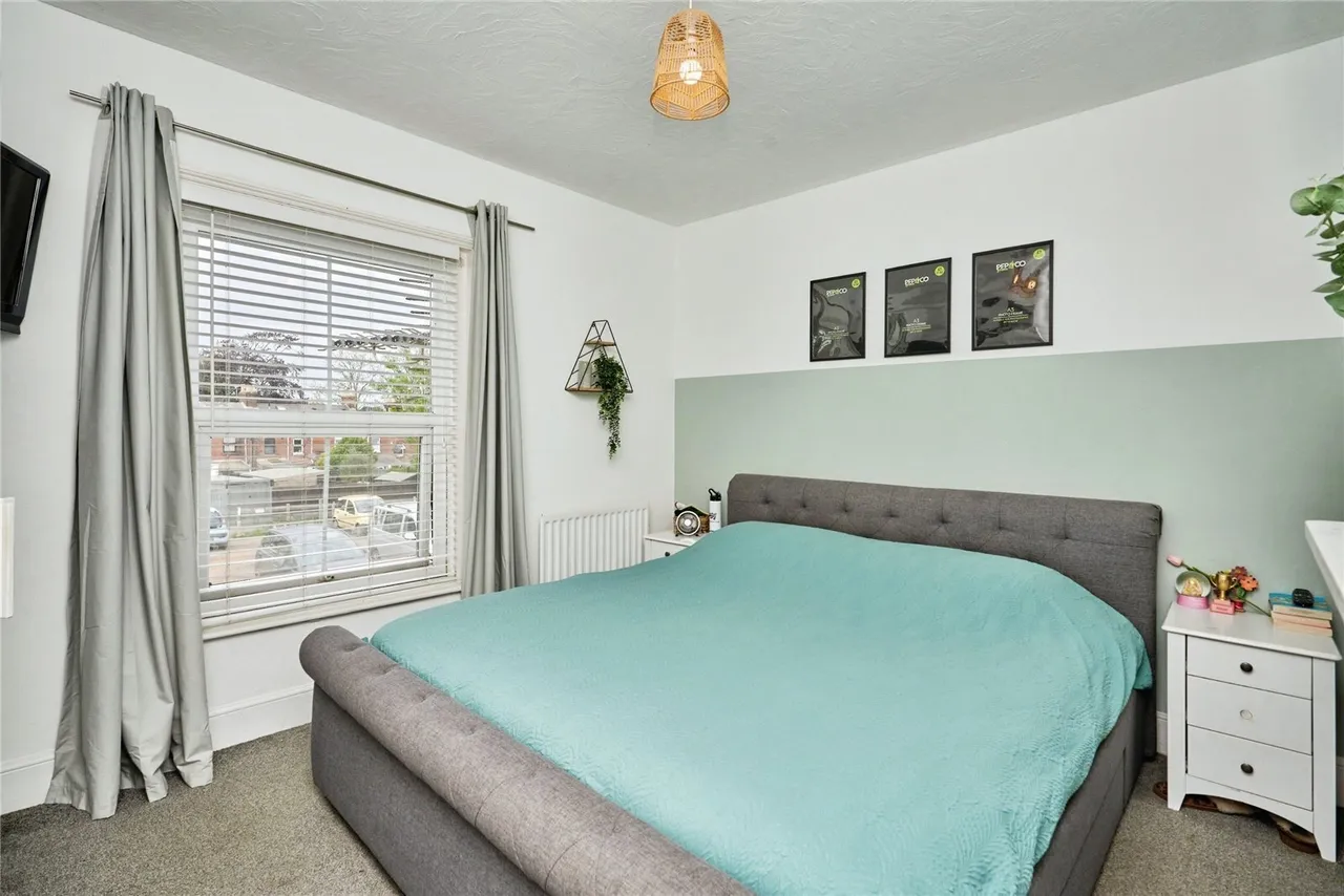 Victoria Road, Newport, PO30, photo 9