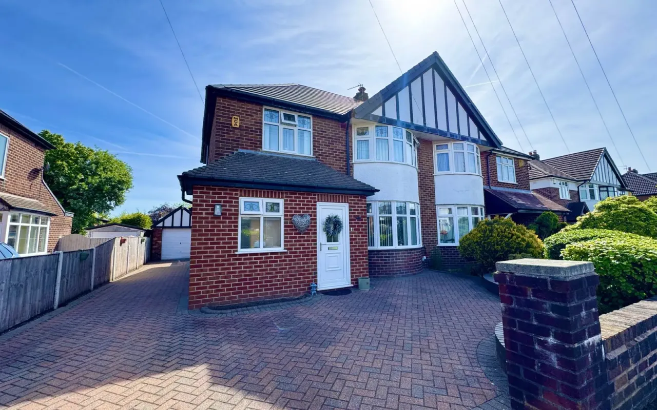 3 bed house for sale — Windle Grove, Windle