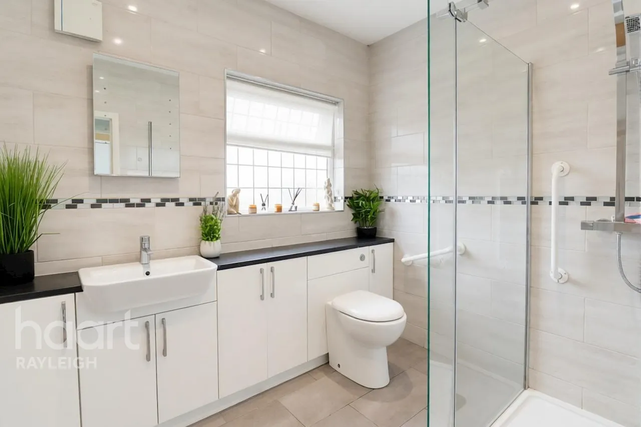 Broadclyst Avenue, Leigh-on-Sea, SS9, photo 9