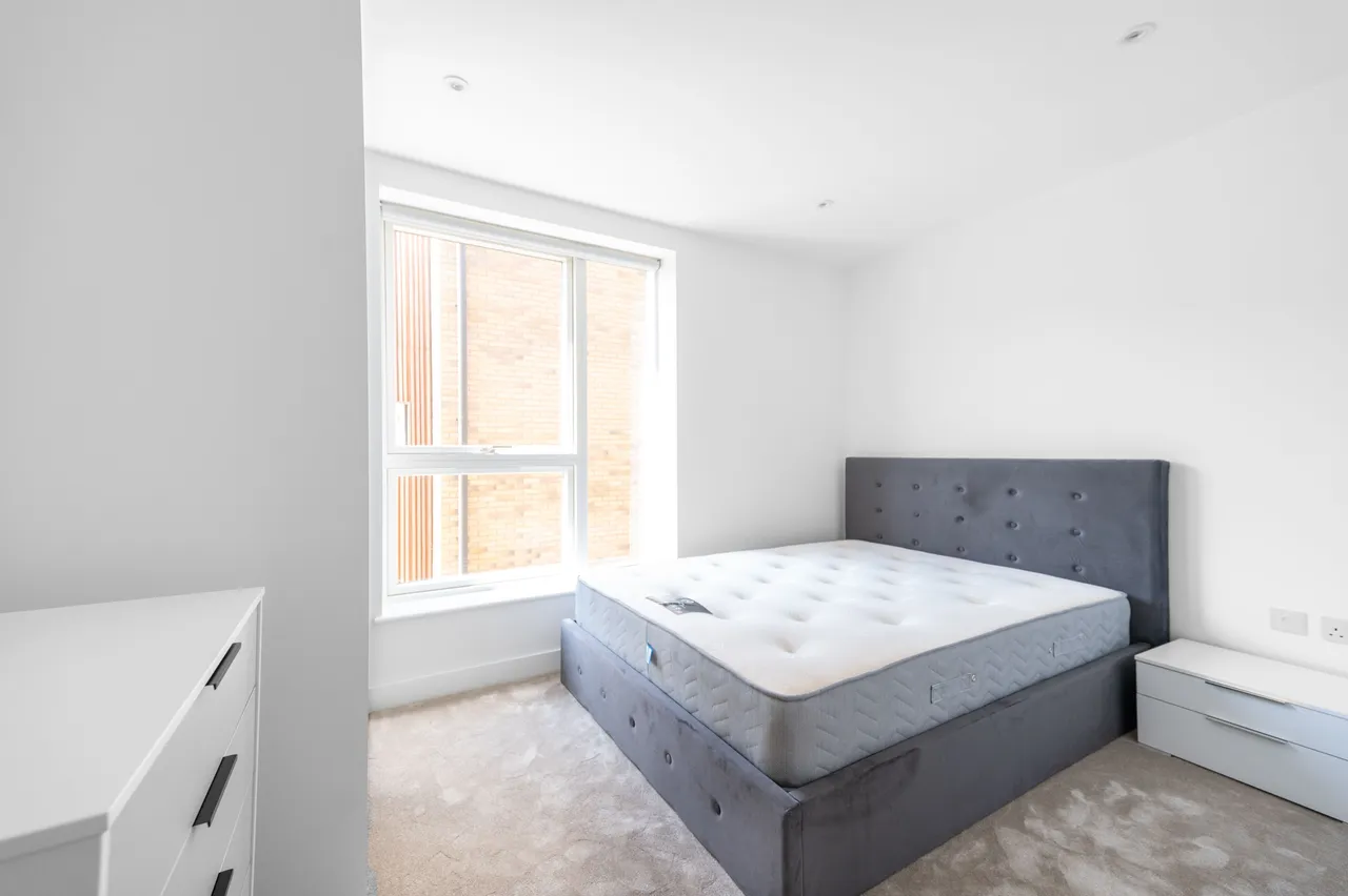 Flat 10, St Davids House, Tollgate Gardens, London, photo 4