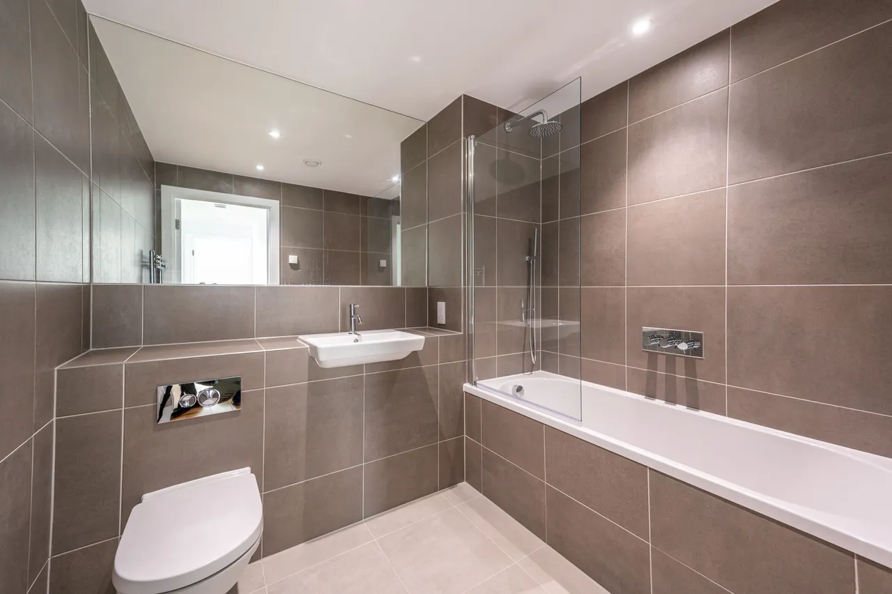 Flat 10, St Davids House, Tollgate Gardens, London, photo 5