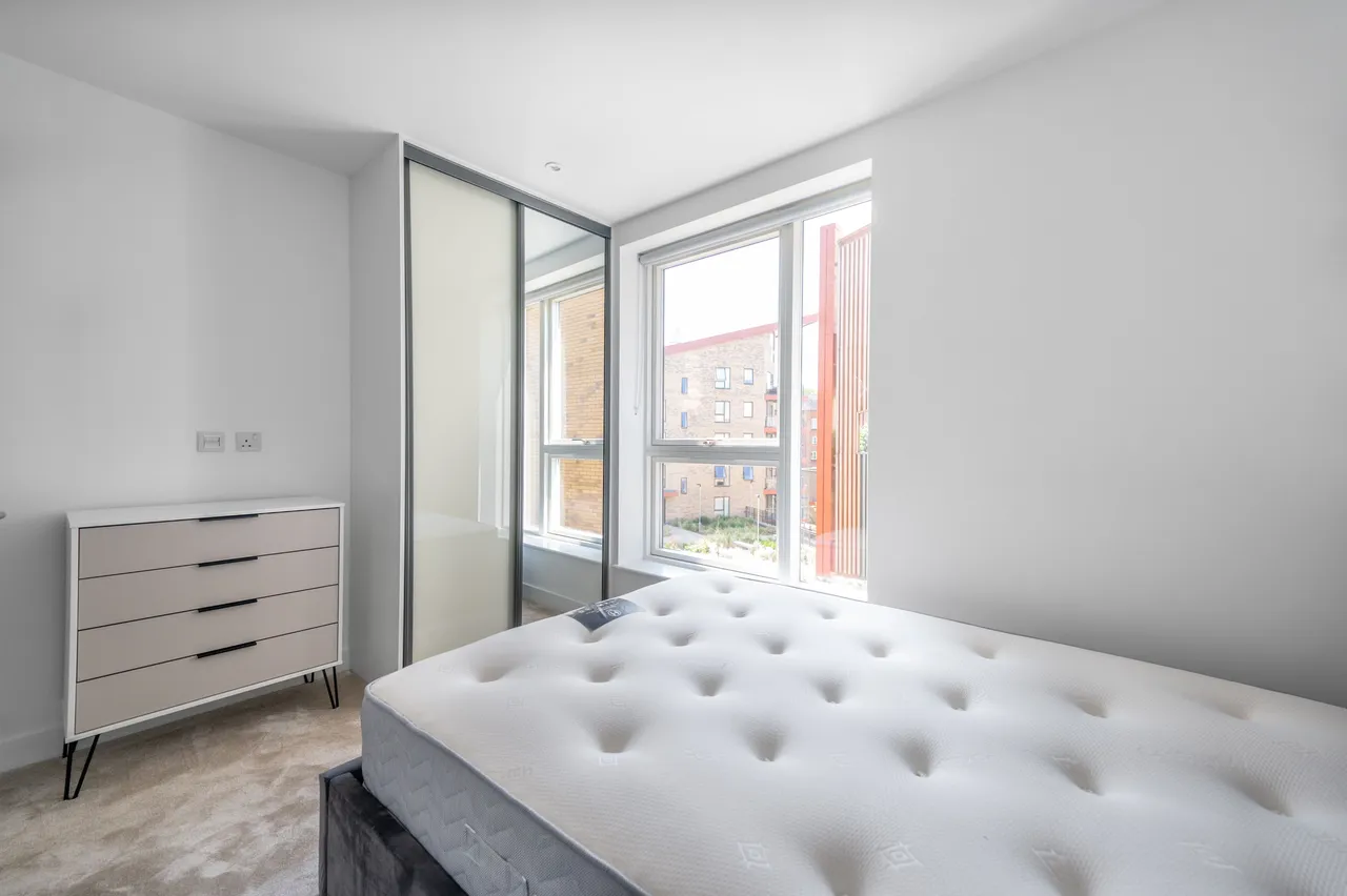 Flat 10, St Davids House, Tollgate Gardens, London, photo 6
