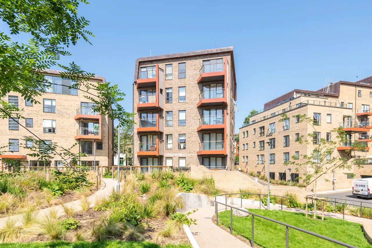 Flat 10, St Davids House, Tollgate Gardens, London, photo 2