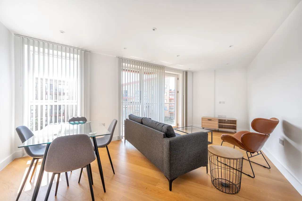 2 bed flat for sale — Flat 10, St Davids House, Tollgate Gardens, London
