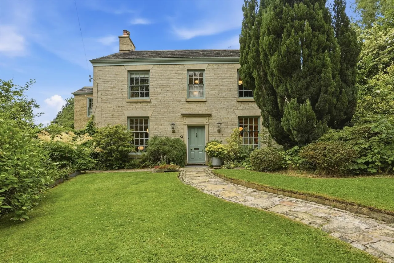 4 bed house for sale — Rainow Road, Rainow