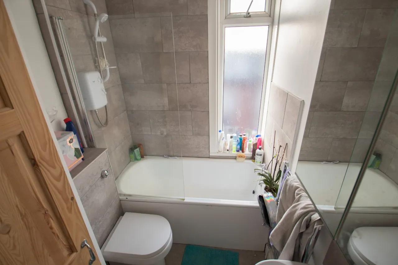 Burley Lodge Terrace, Hyde Park, LS6, photo 11