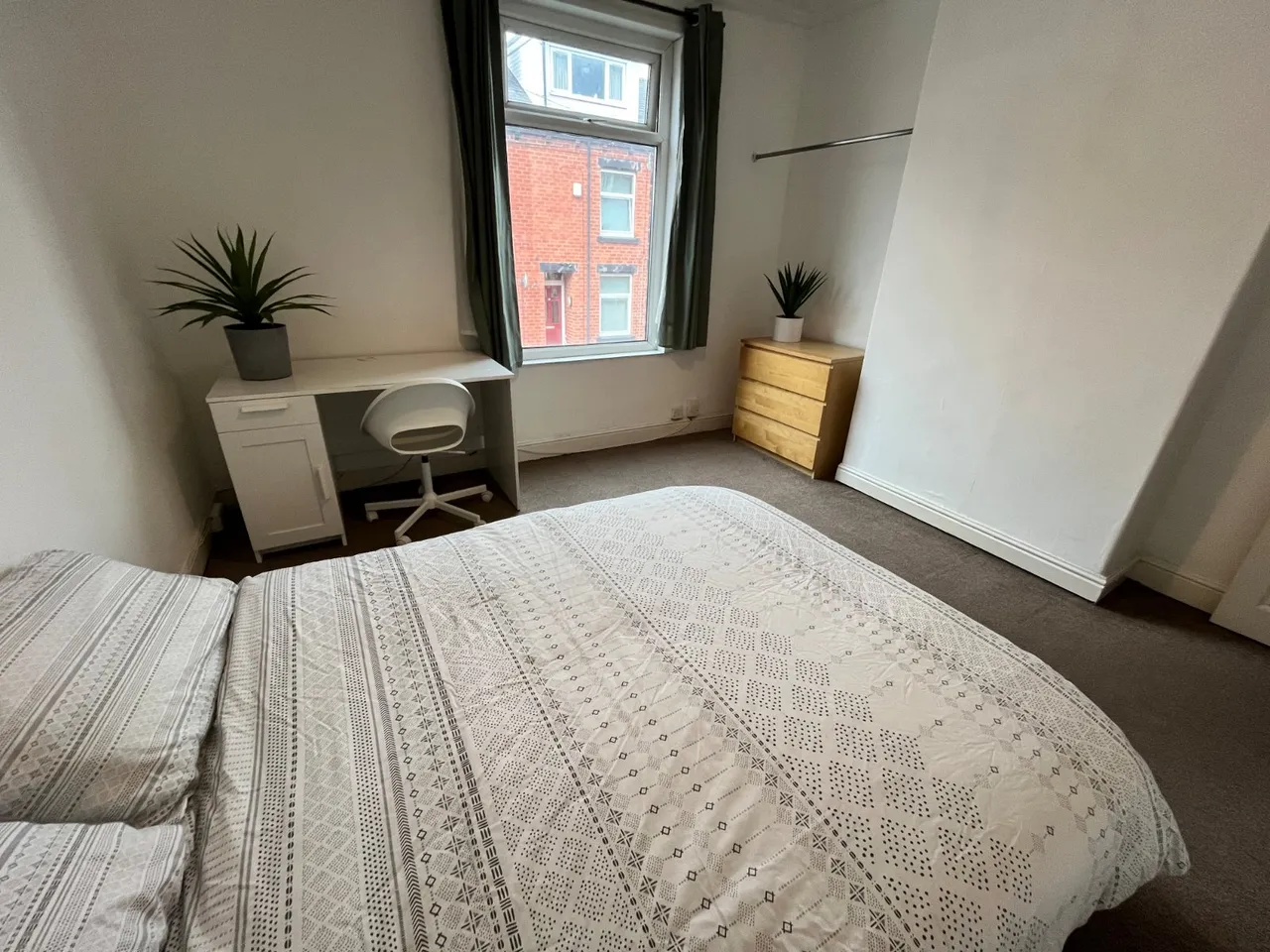 Burley Lodge Terrace, Hyde Park, LS6, photo 4