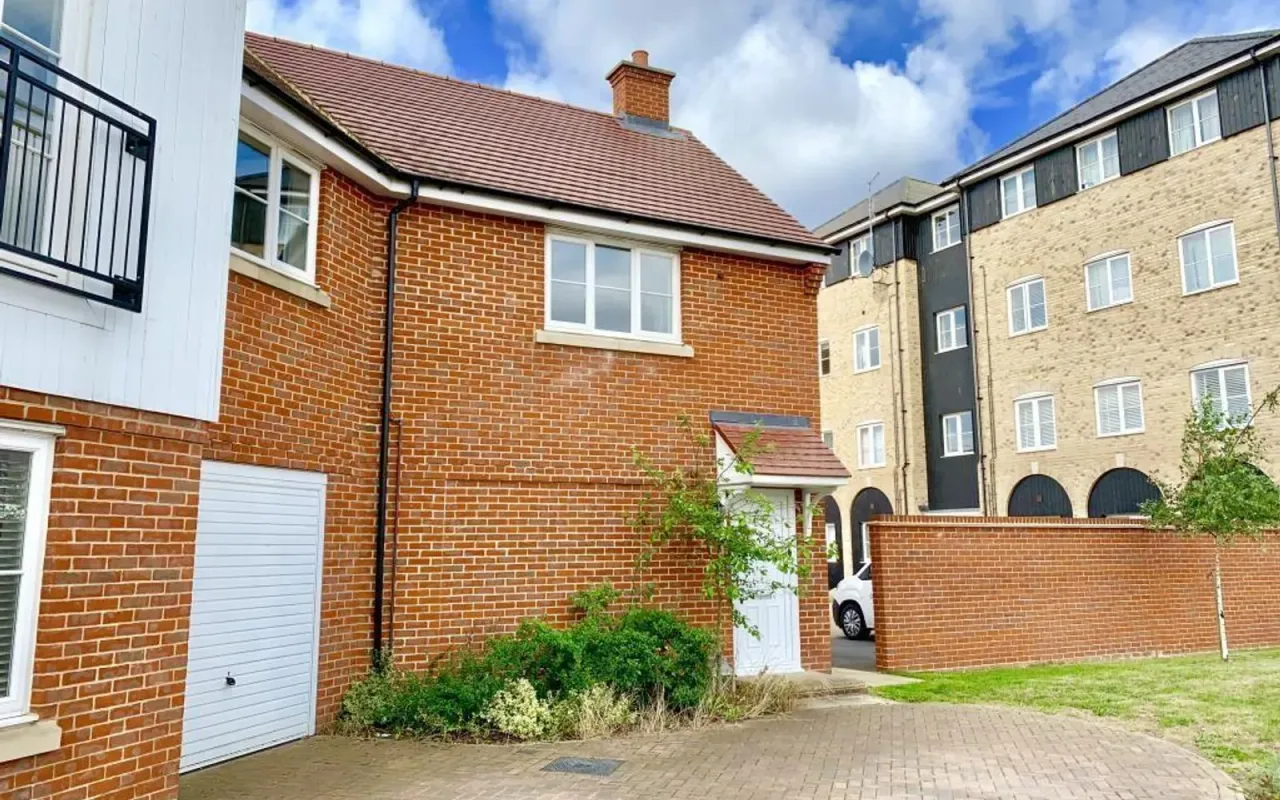 2 bed flat for sale — Millbrook Close, Wixams, Bedford