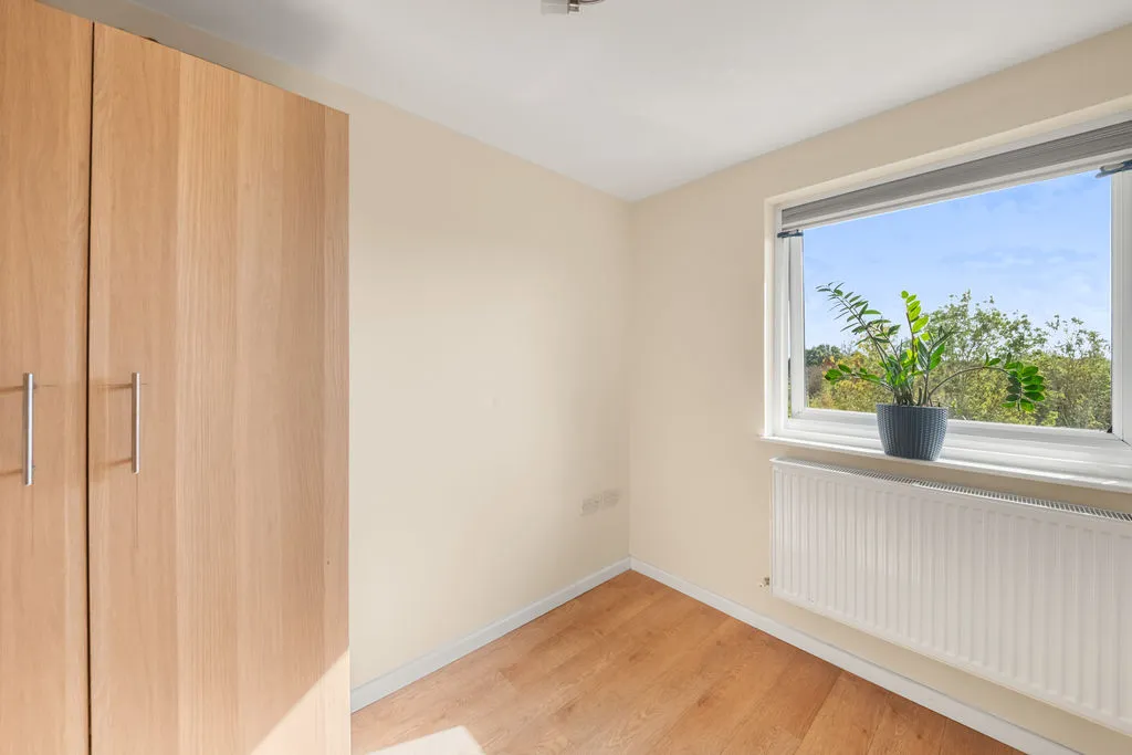 Huxley Close, Northolt, UB5, photo 6