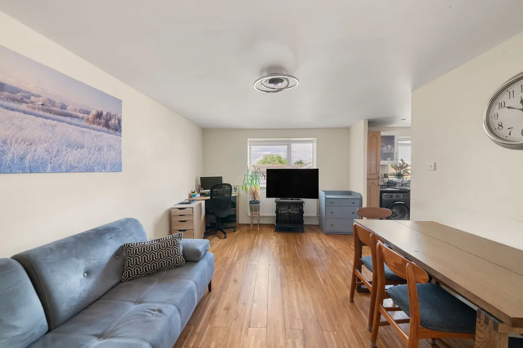 Huxley Close, Northolt, UB5, photo 8