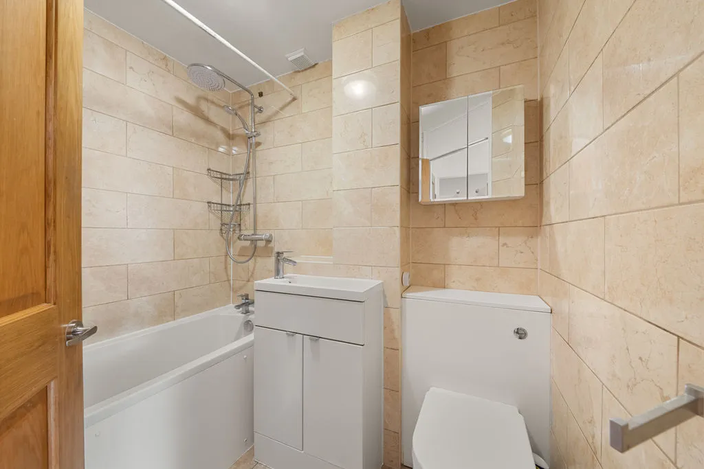 Huxley Close, Northolt, UB5, photo 12