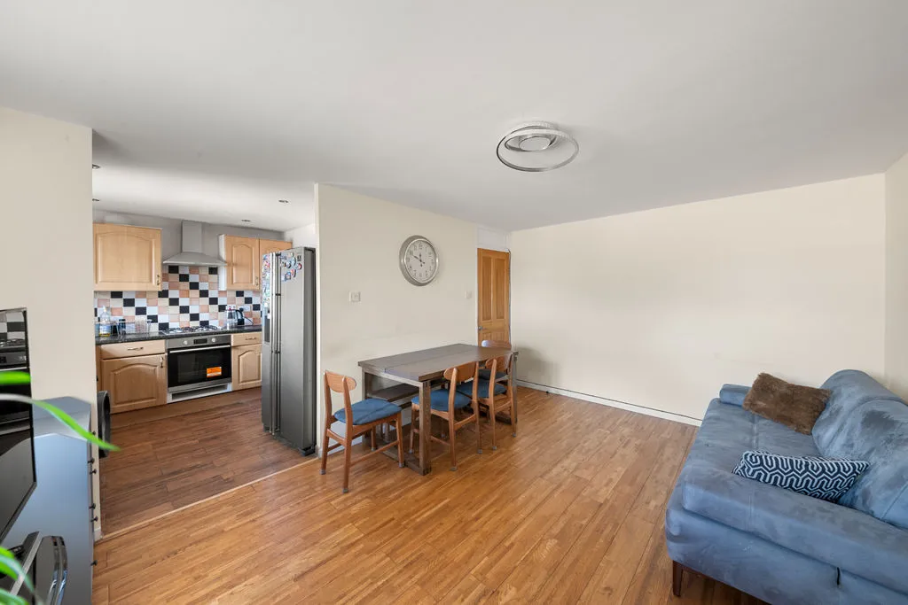 Huxley Close, Northolt, UB5, photo 4