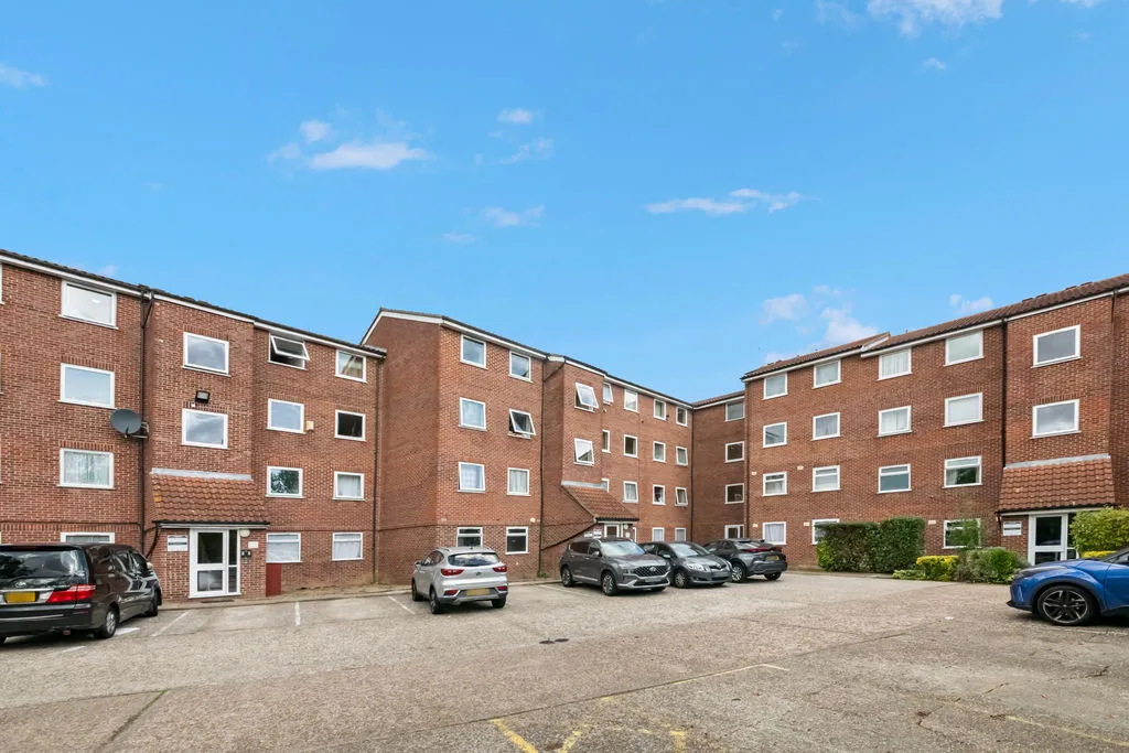 Huxley Close, Northolt, UB5, photo 14