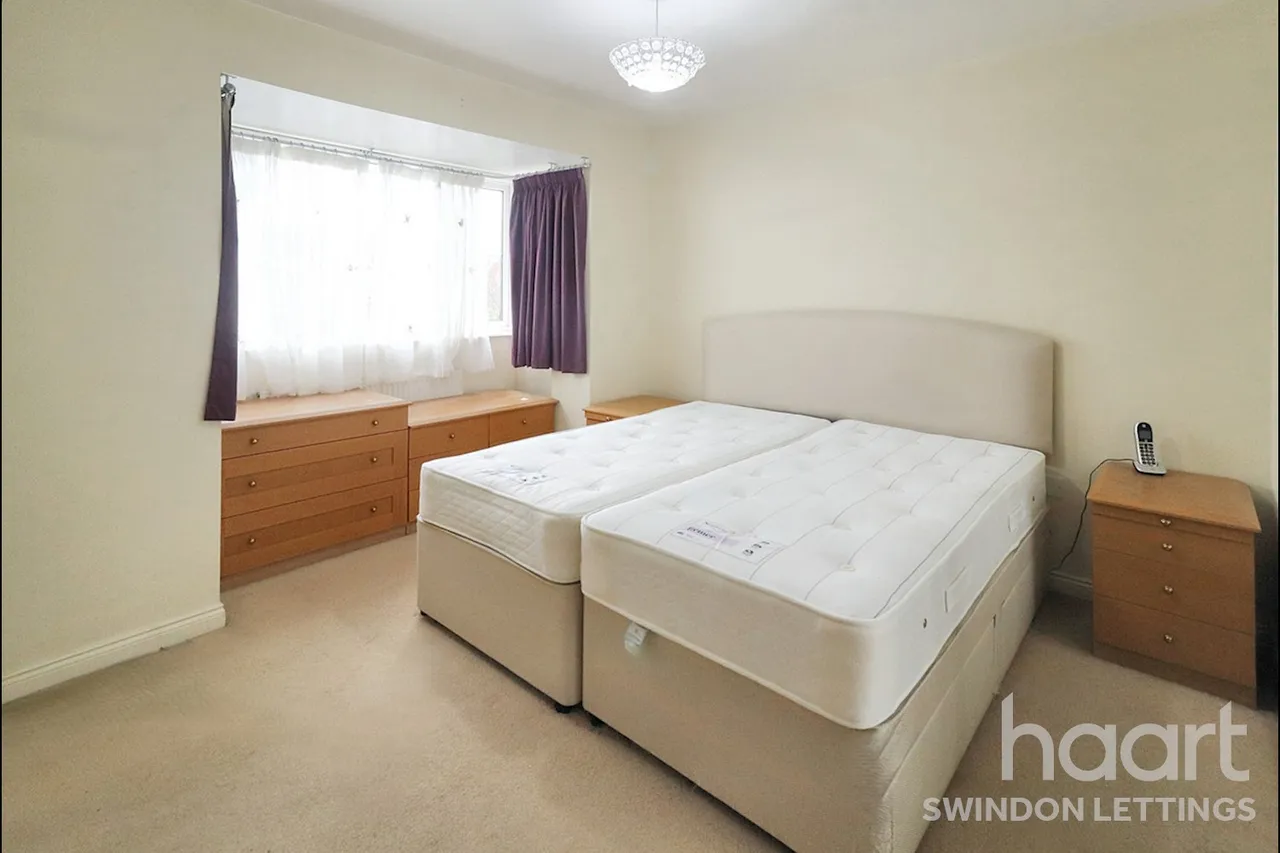 Greenwich Close, Swindon, SN25, photo 6