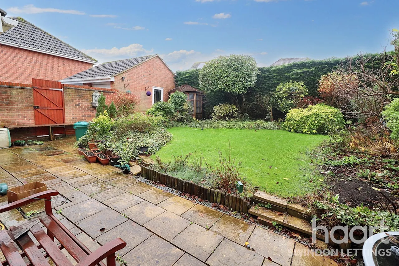 Greenwich Close, Swindon, SN25, photo 12