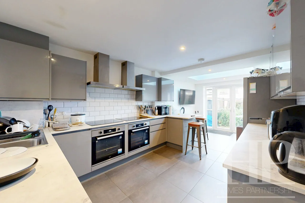 Teesdale, Crawley, RH11, photo 2
