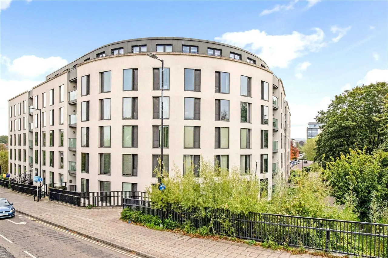 Honeybourne Way, Cheltenham, GL50, photo 9