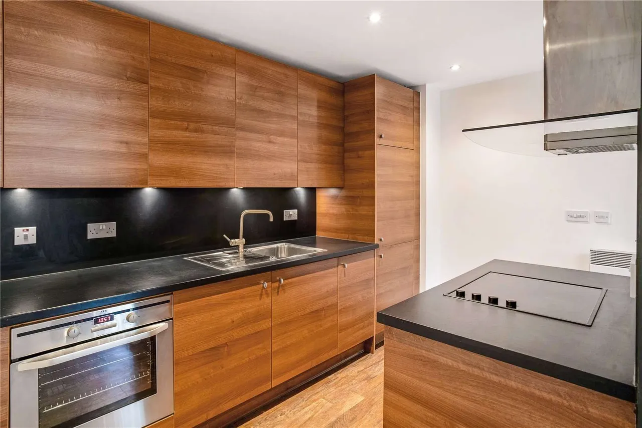 Honeybourne Way, Cheltenham, GL50, photo 3