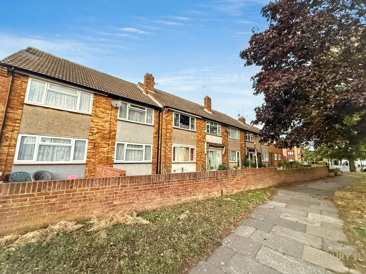 4 bed property for sale, High Street, Harlington, UB3