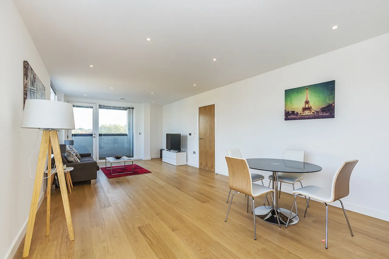 2 bed flat for sale, Holland Park Avenue, London, W11