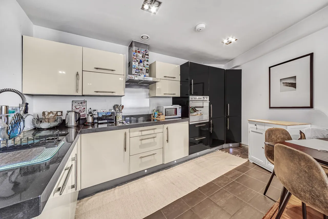 Bridges Court Road Battersea, London SW11 3GX, photo 5