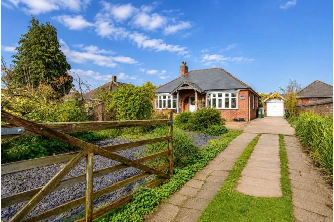 4 bed house for sale, Station Road, Willoughby, LN13