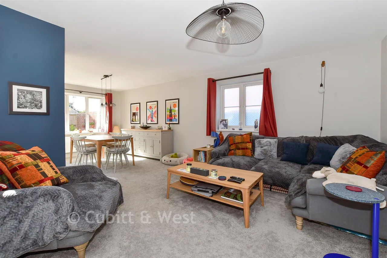 Corden Place, Codmore Hill, RH20, photo 5
