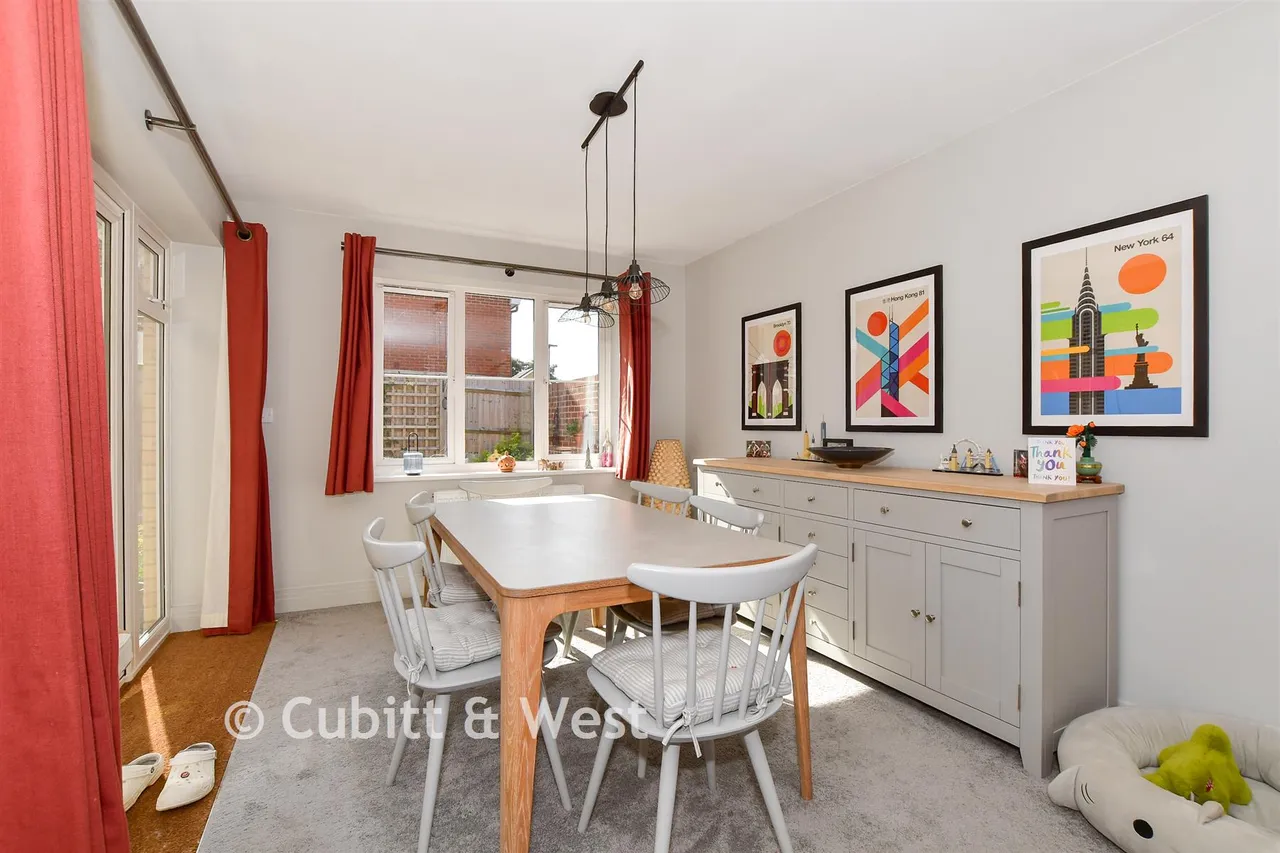 Corden Place, Codmore Hill, RH20, photo 6