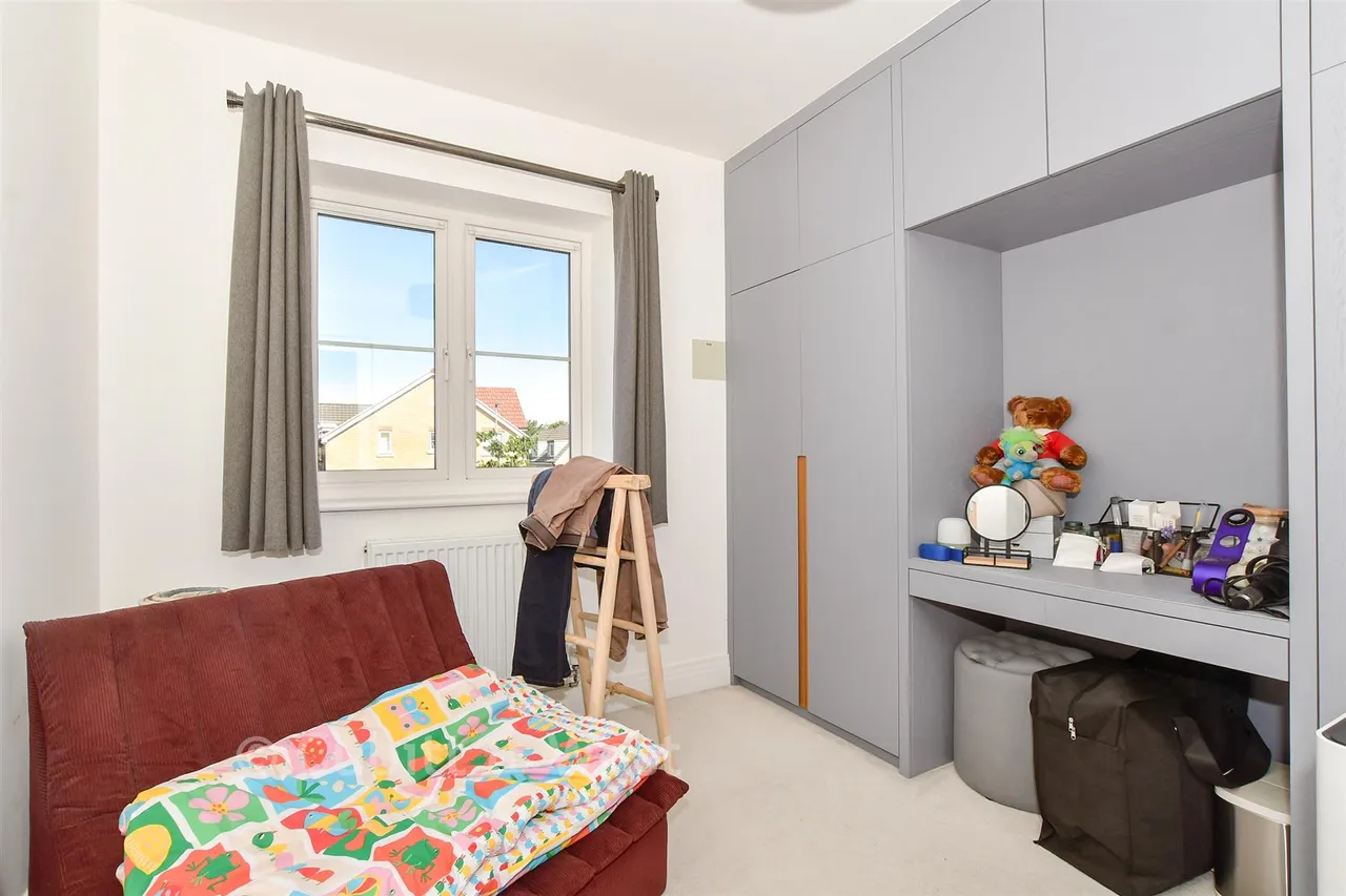 Corden Place, Codmore Hill, RH20, photo 12