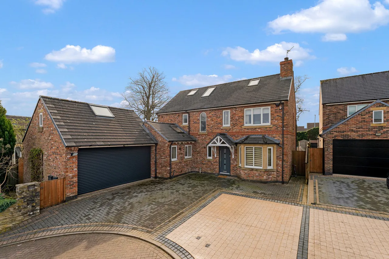 5 bed house for sale, Bell Farm Court, Macclesfield
