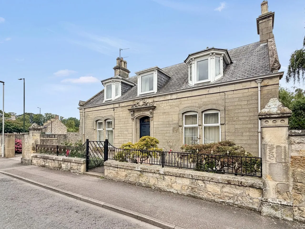 Queen Street, Elgin, photo 2