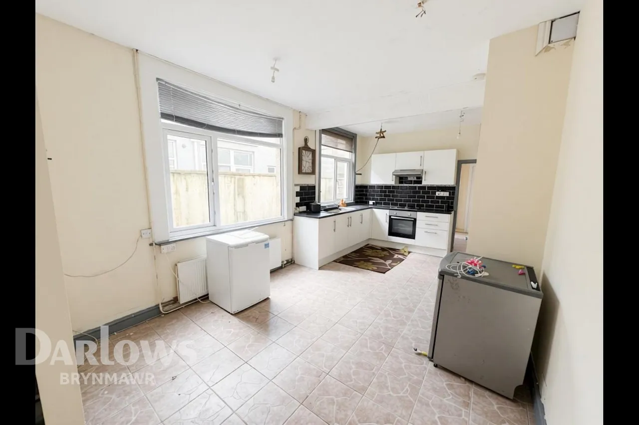 Gladstone Street, Abertillery, photo 5