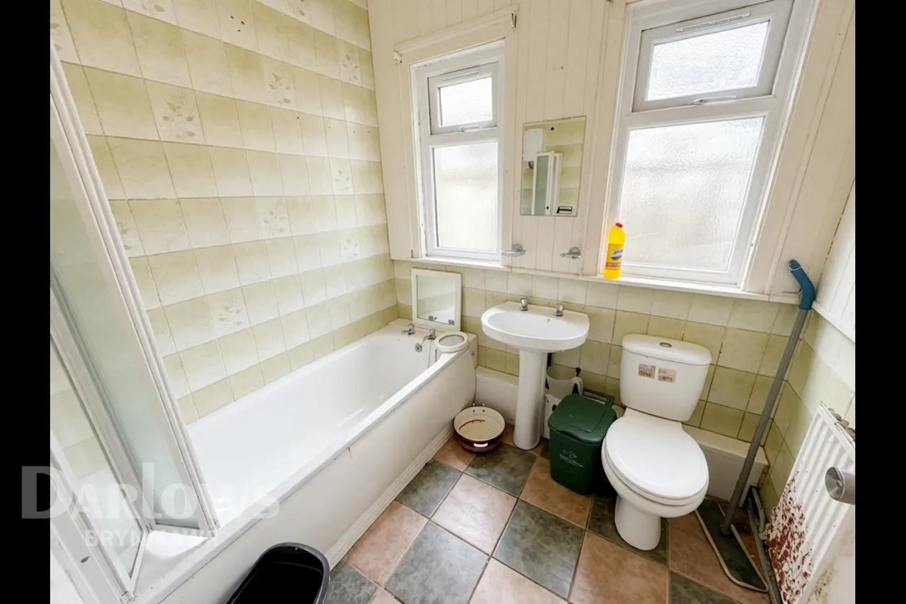 Gladstone Street, Abertillery, photo 7