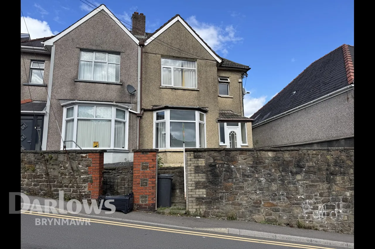 4 bed house for sale, Gladstone Street, Abertillery