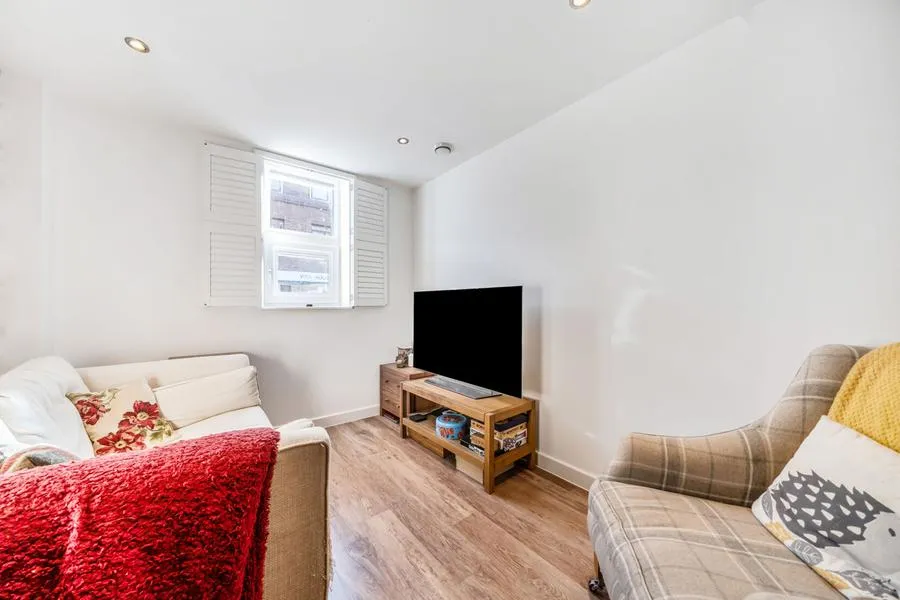 St Pancras House, Jacobs Yard, RG21, photo 6