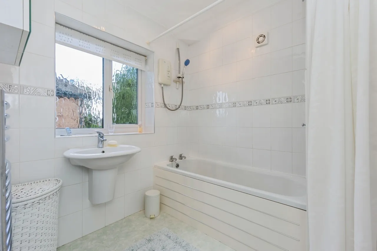 Fulmar Drive, Sale, Greater Manchester, M33, photo 9
