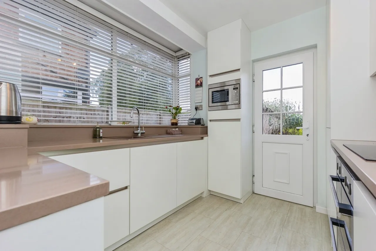 Fulmar Drive, Sale, Greater Manchester, M33, photo 5