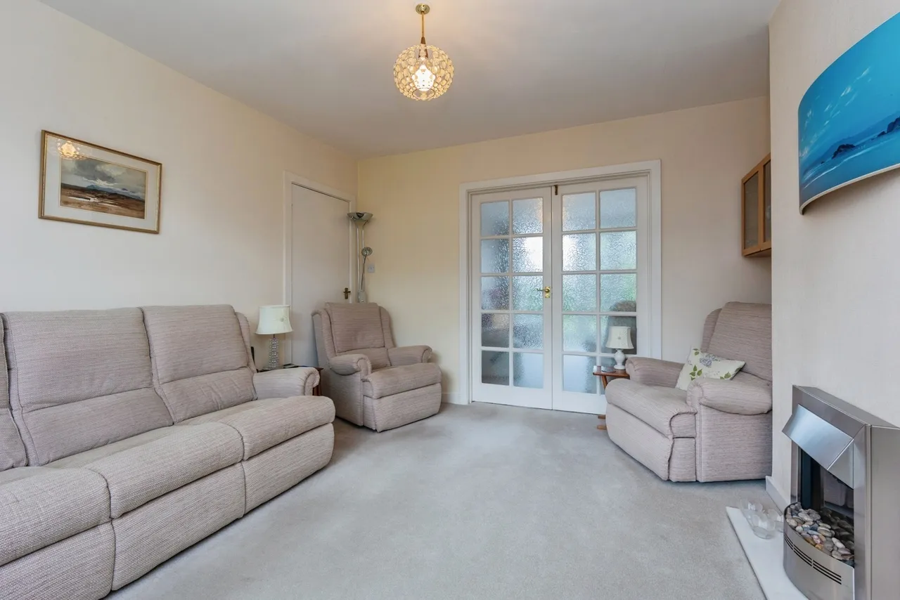 Fulmar Drive, Sale, Greater Manchester, M33, photo 2