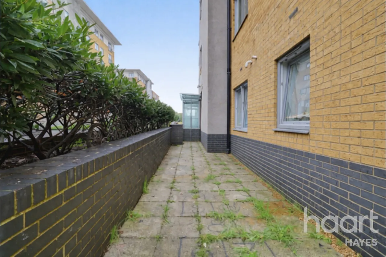 Waxlow Way, Northolt, UB5, photo 9