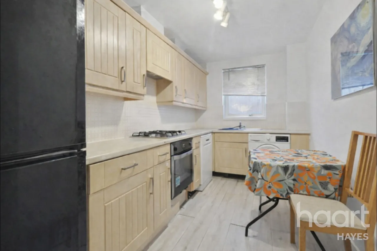 Waxlow Way, Northolt, UB5, photo 4