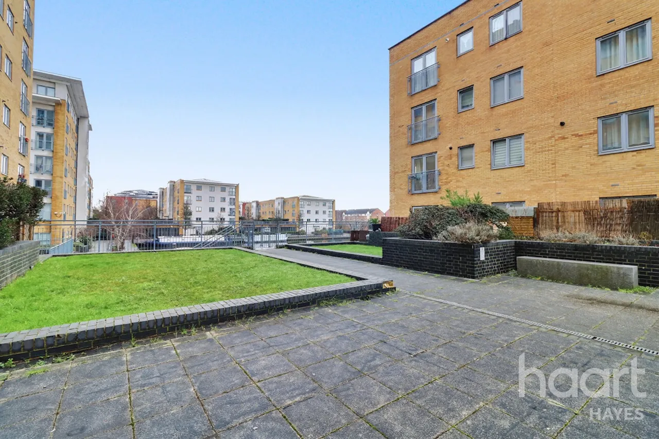 Waxlow Way, Northolt, UB5, photo 10