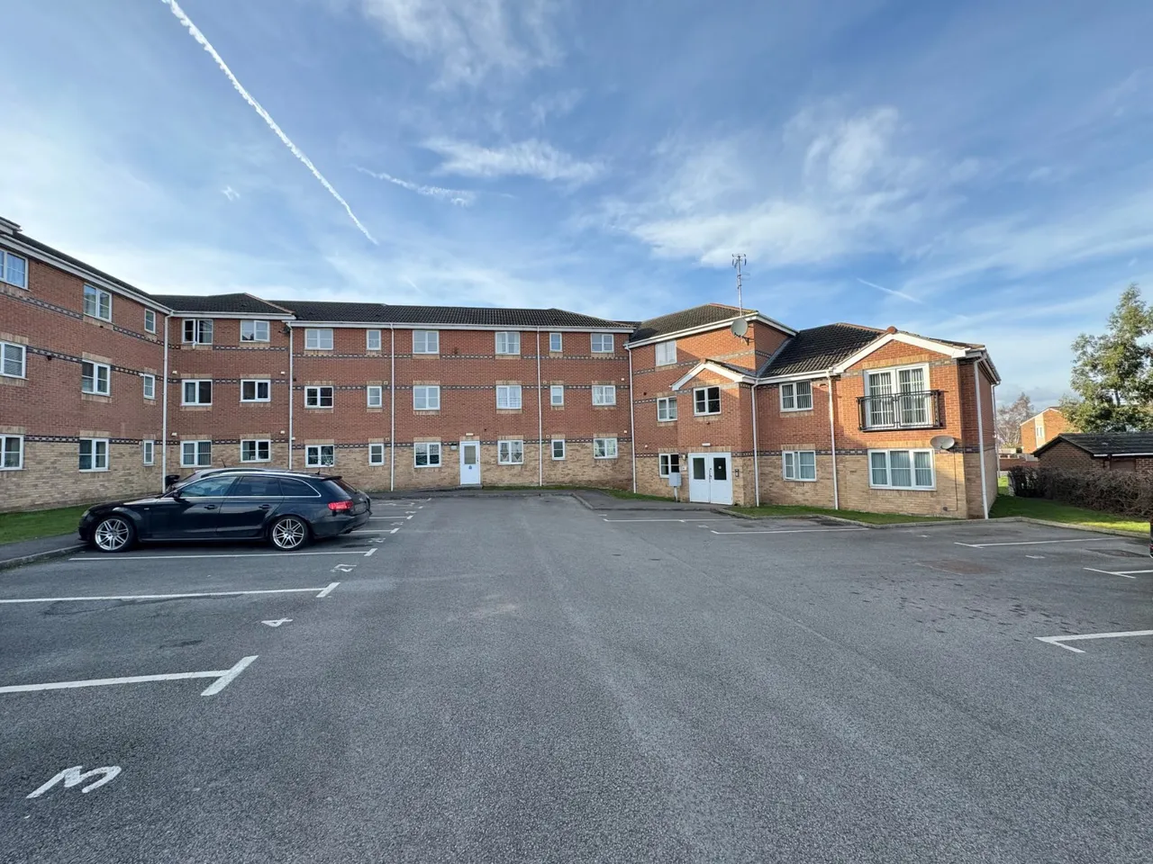 Carlton Court, Barnsley, S71, photo 9