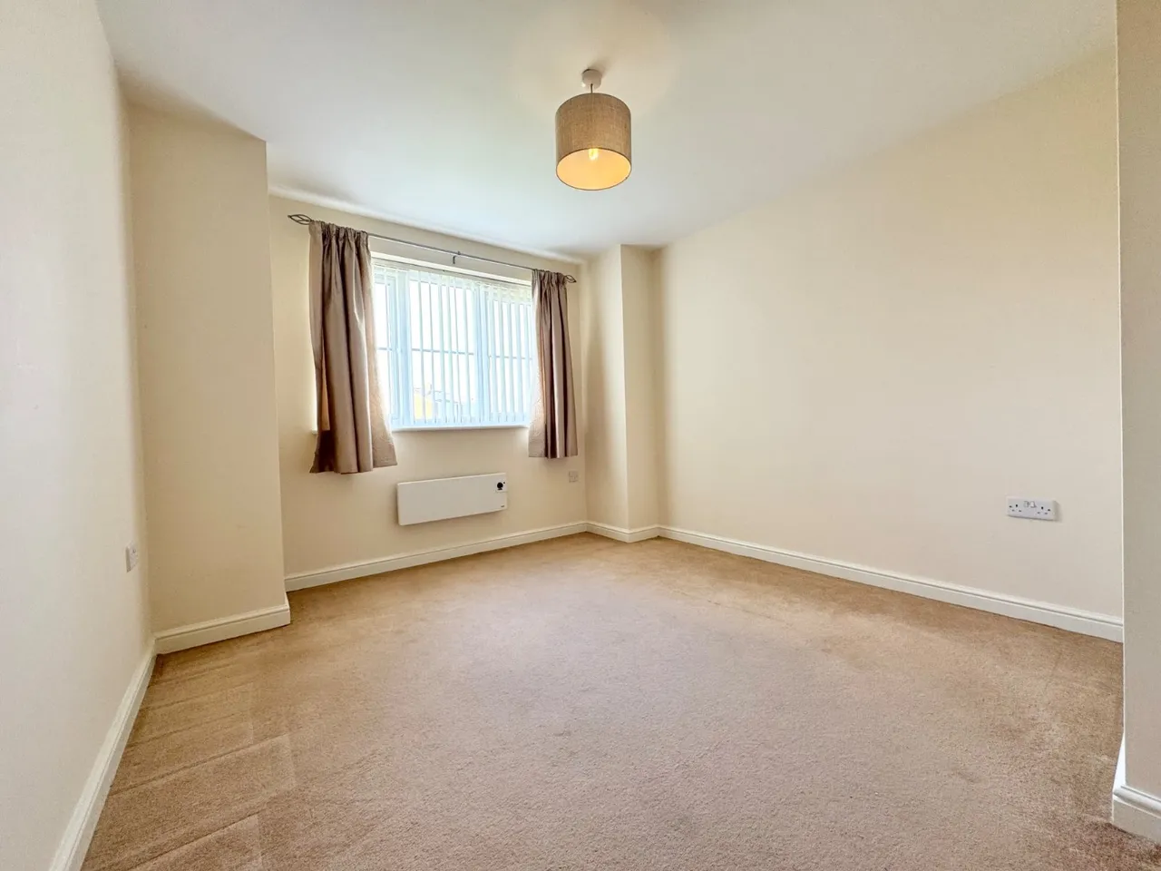 Carlton Court, Barnsley, S71, photo 7