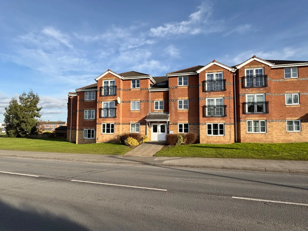 Carlton Court, Barnsley, S71, photo 10