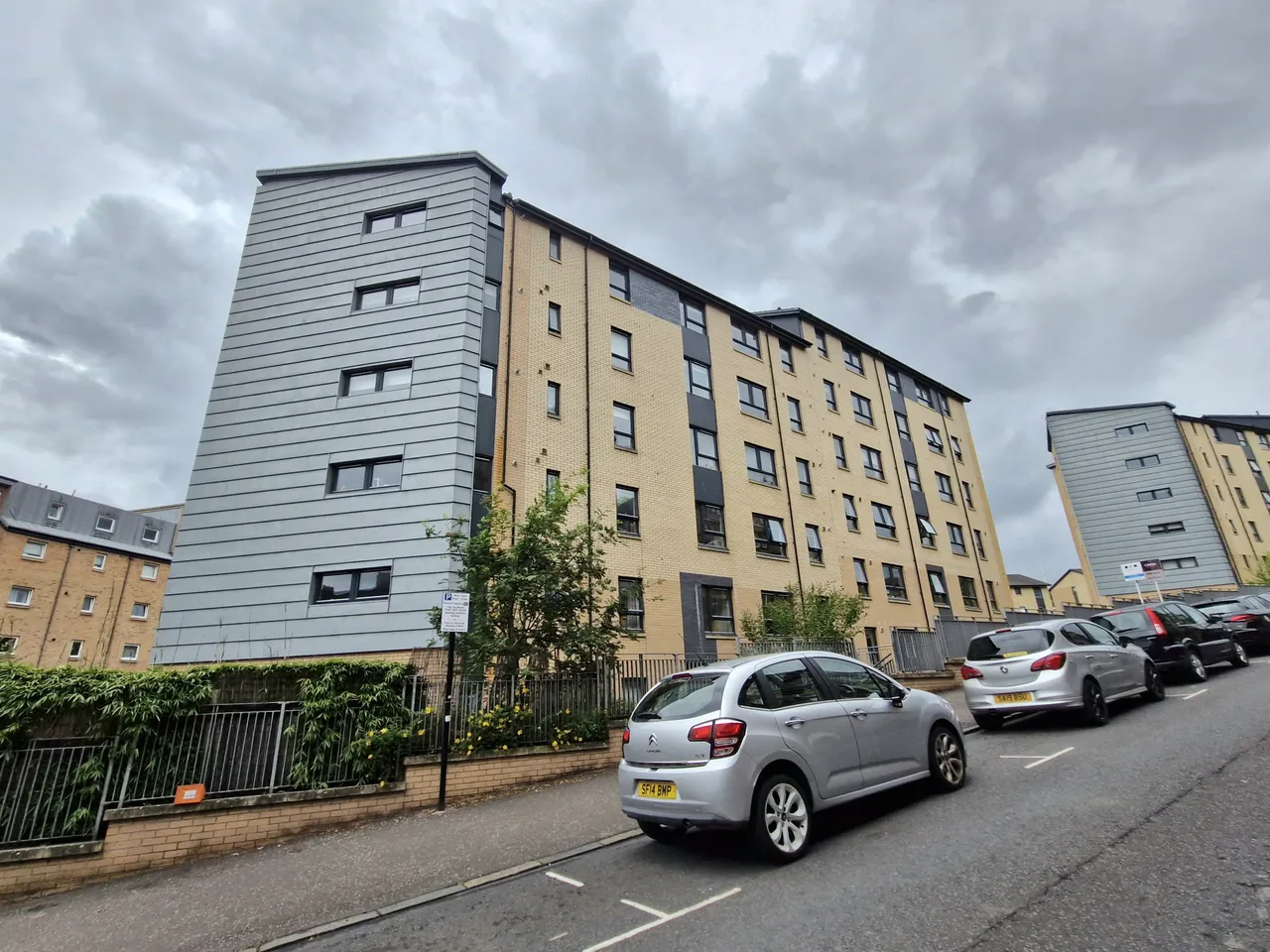 2 bed flat to rent — Oban Drive, North Kelvinside
