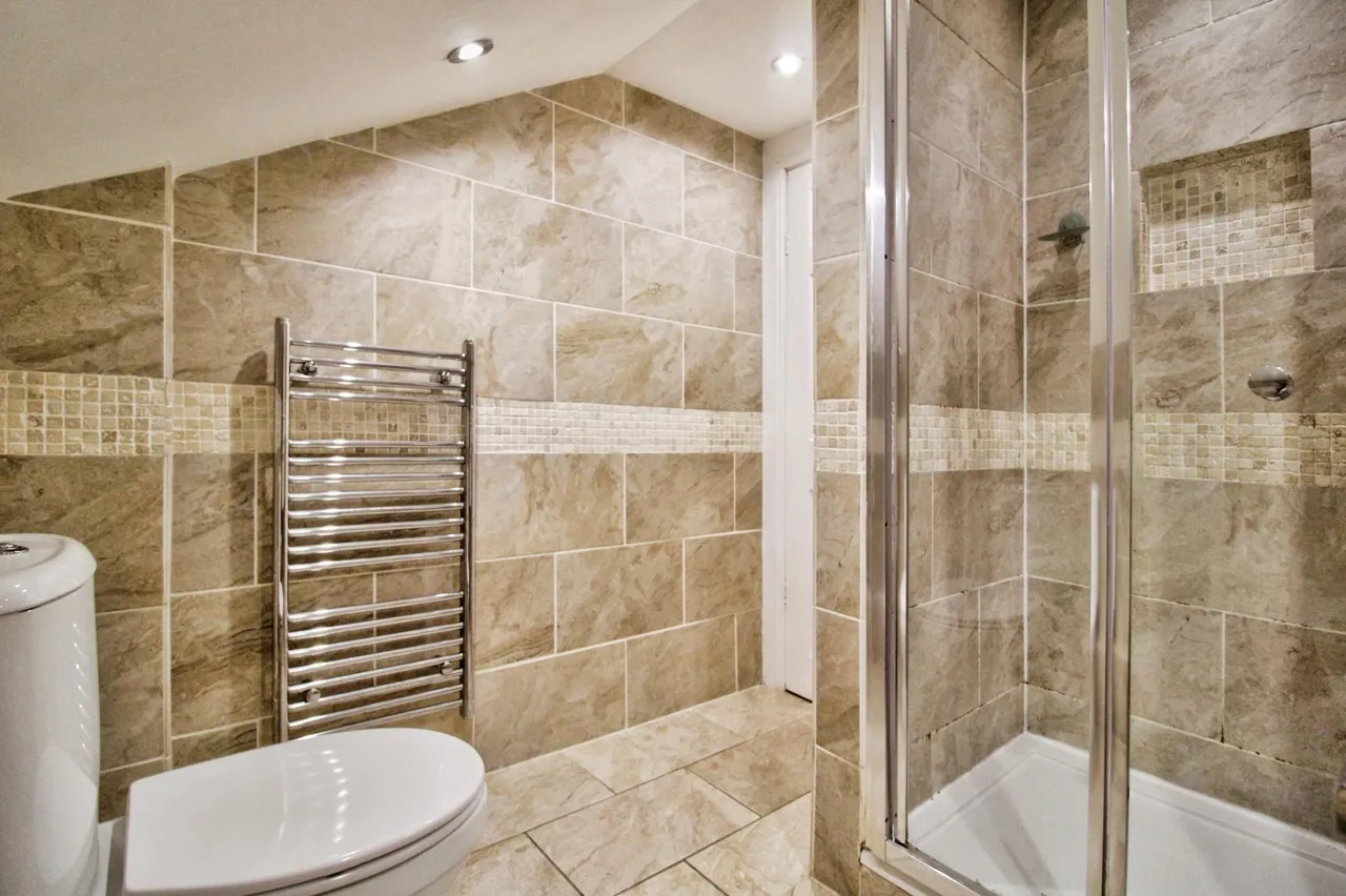Athelstan Road, Romford, RM3, photo 13